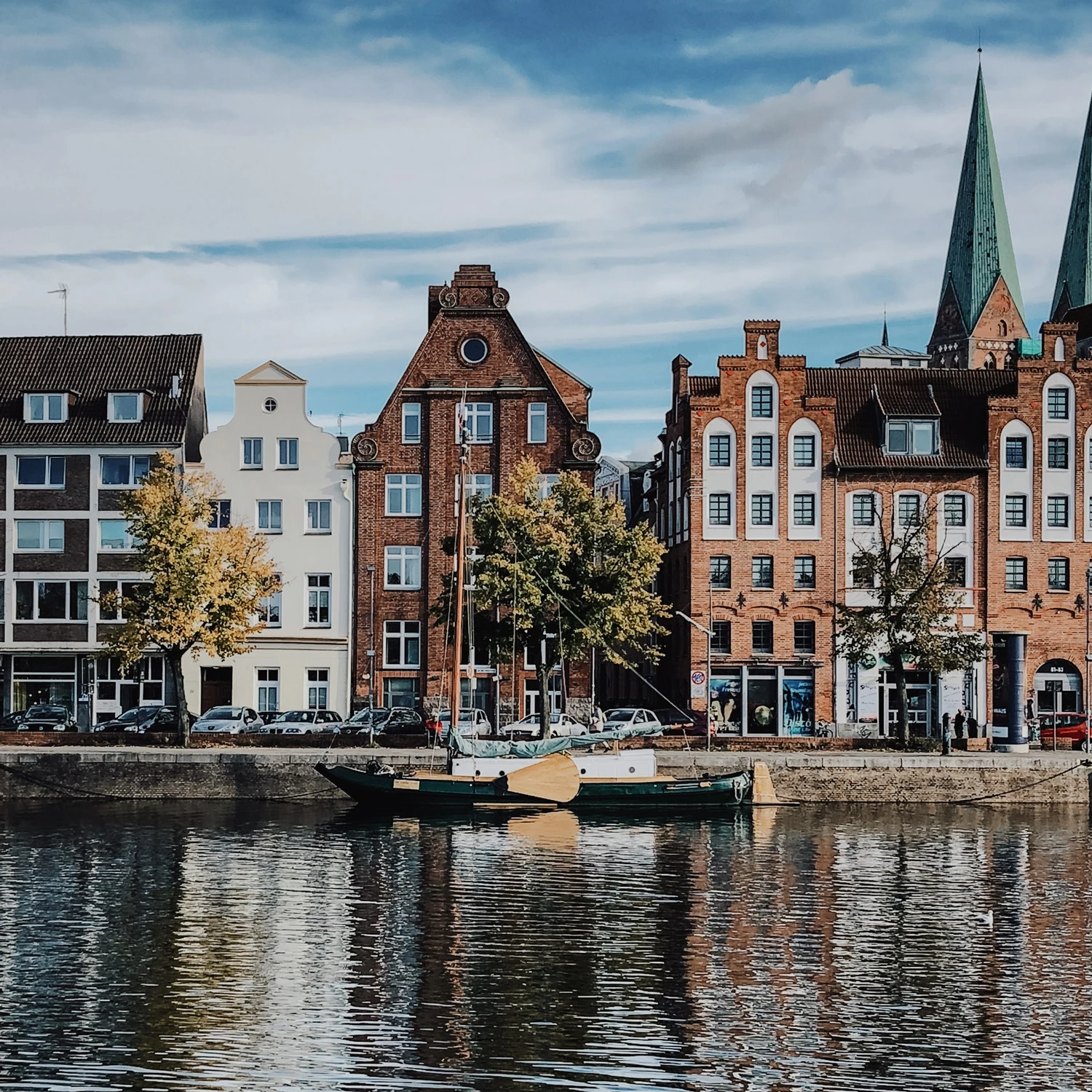 Häuser am Wasser in Lübeck